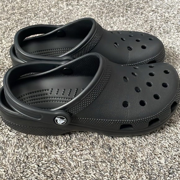Black Crocs - Picture 3 of 6